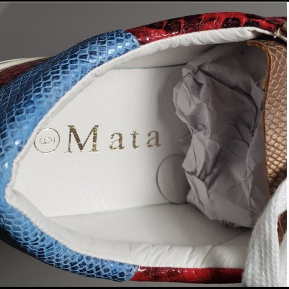 Red Snake Skin Texture Lace Up Sneakers Size 10 - Picture 3 of 6